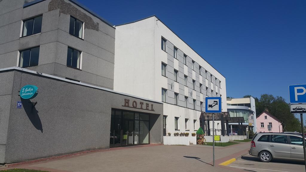 Hotel Гулбене Екстер'єр фото
