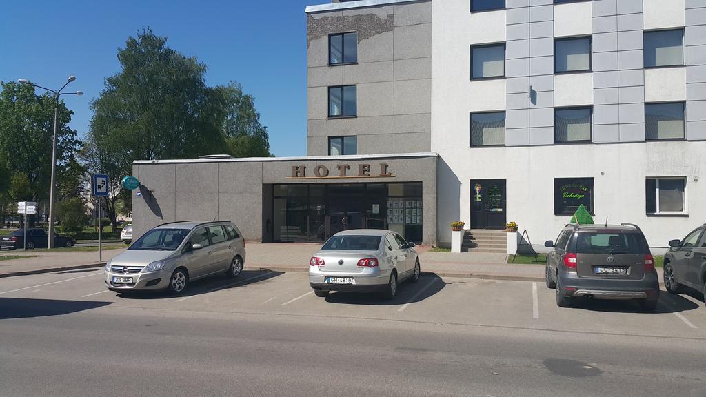 Hotel Гулбене Екстер'єр фото
